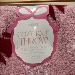 Envogue Pink and Red Knit Throw